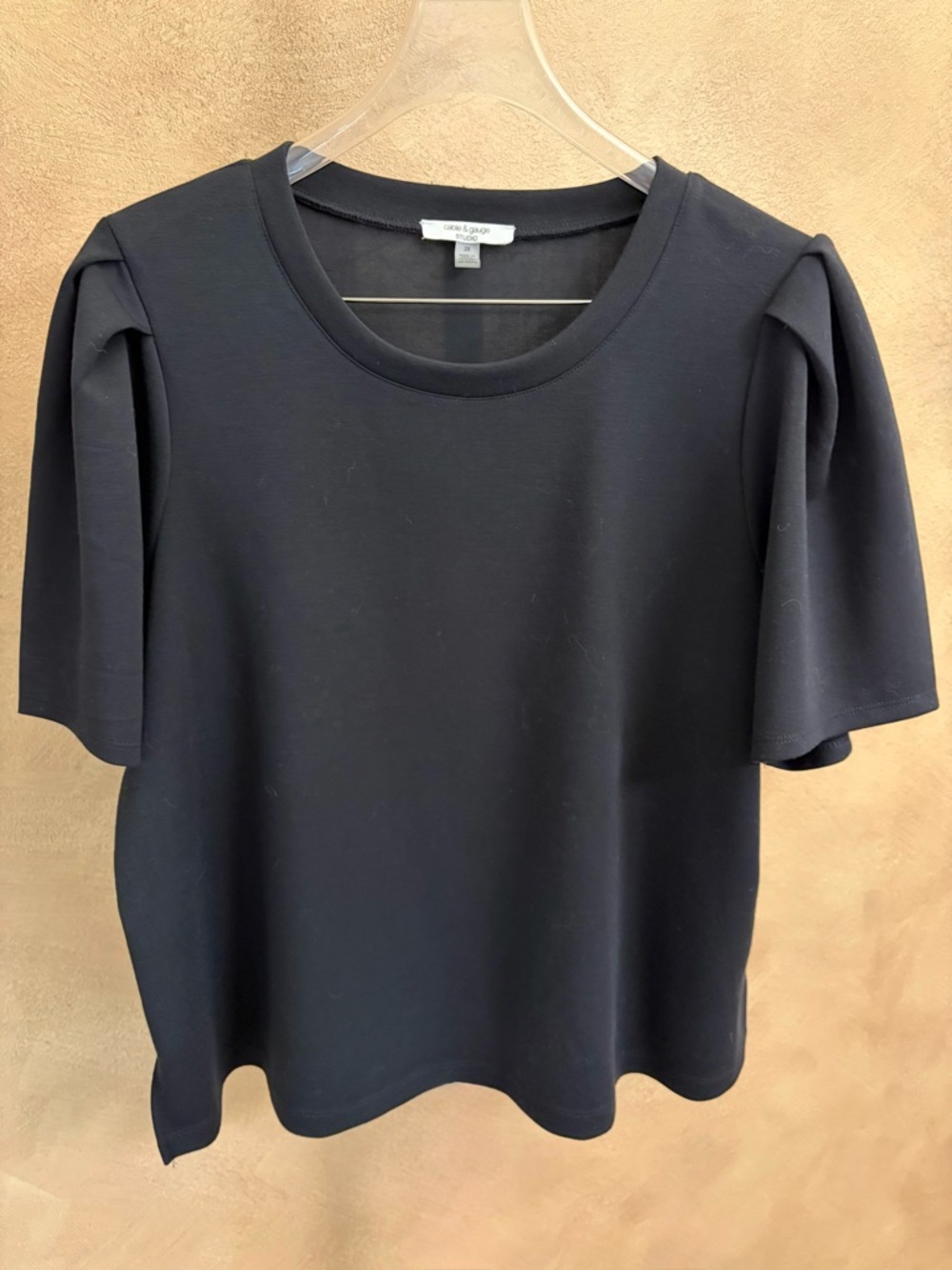 Cable & Gauge Studio 2X Black Puff Sleeve Round neck Top